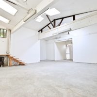 A vendre Atelier 290m2  métro "Mairie de Saint-Ouen"